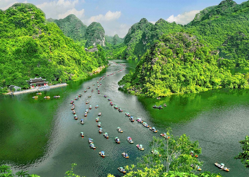 In the dry season, the North of Vietnam experiences a pleasant and comfortable climate